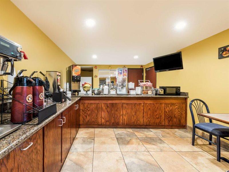 Super 8 By Wyndham Fort Worth North Exterior photo