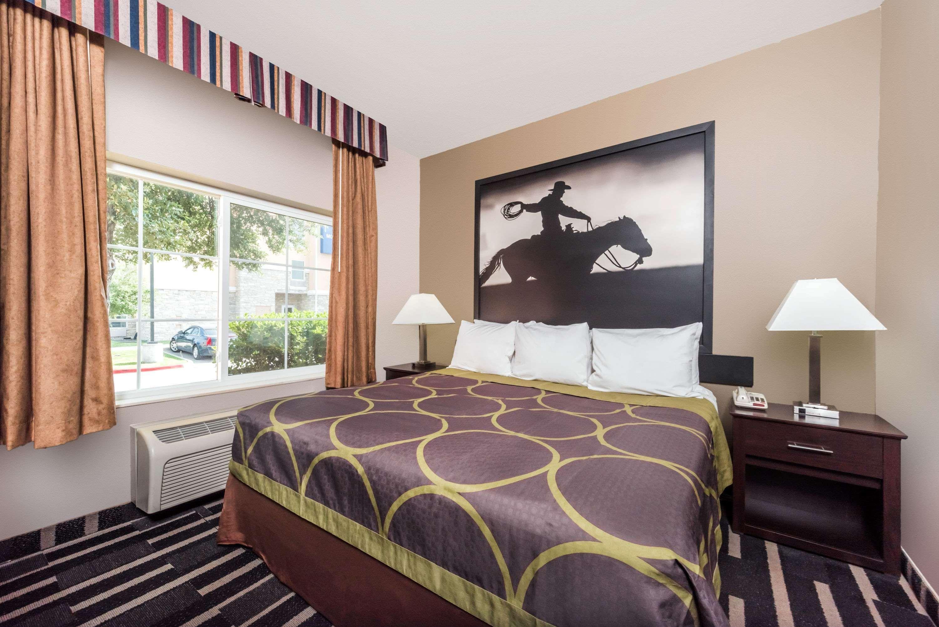 Super 8 By Wyndham Fort Worth North Exterior photo