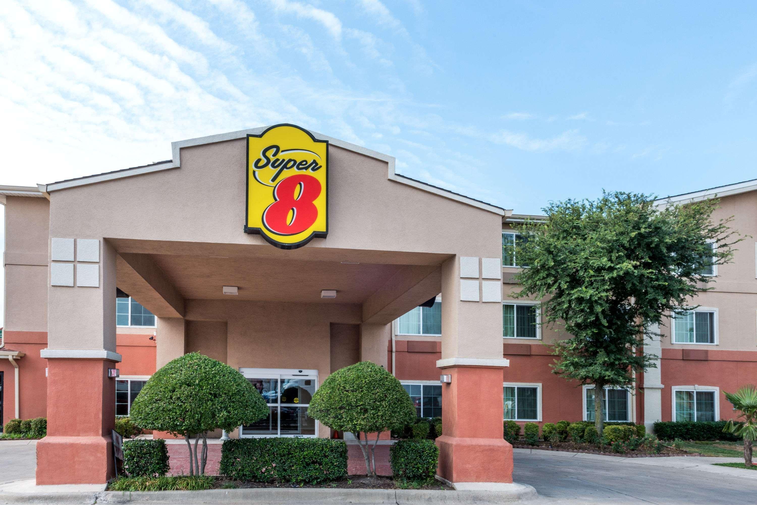 Super 8 By Wyndham Fort Worth North Exterior photo
